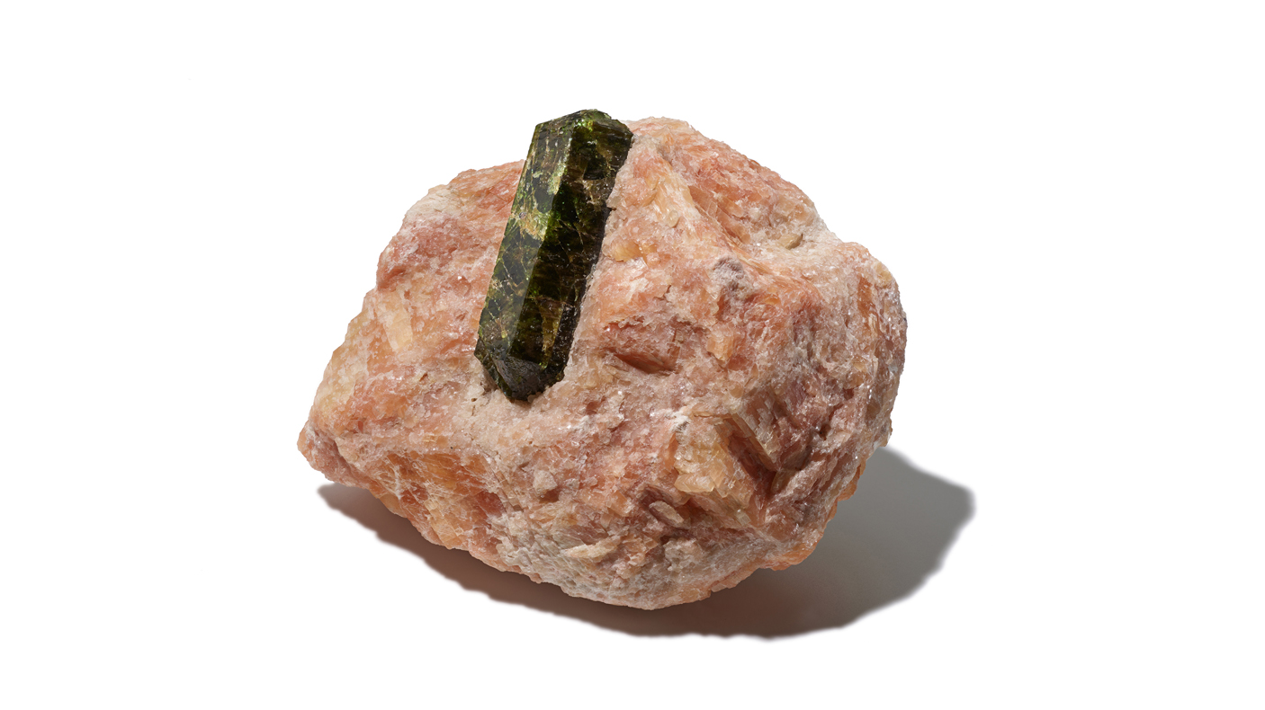 Rare Earth Elements (REE) Florapatite (from Otter Lake), Québec, Canada. Image ©ROM. 