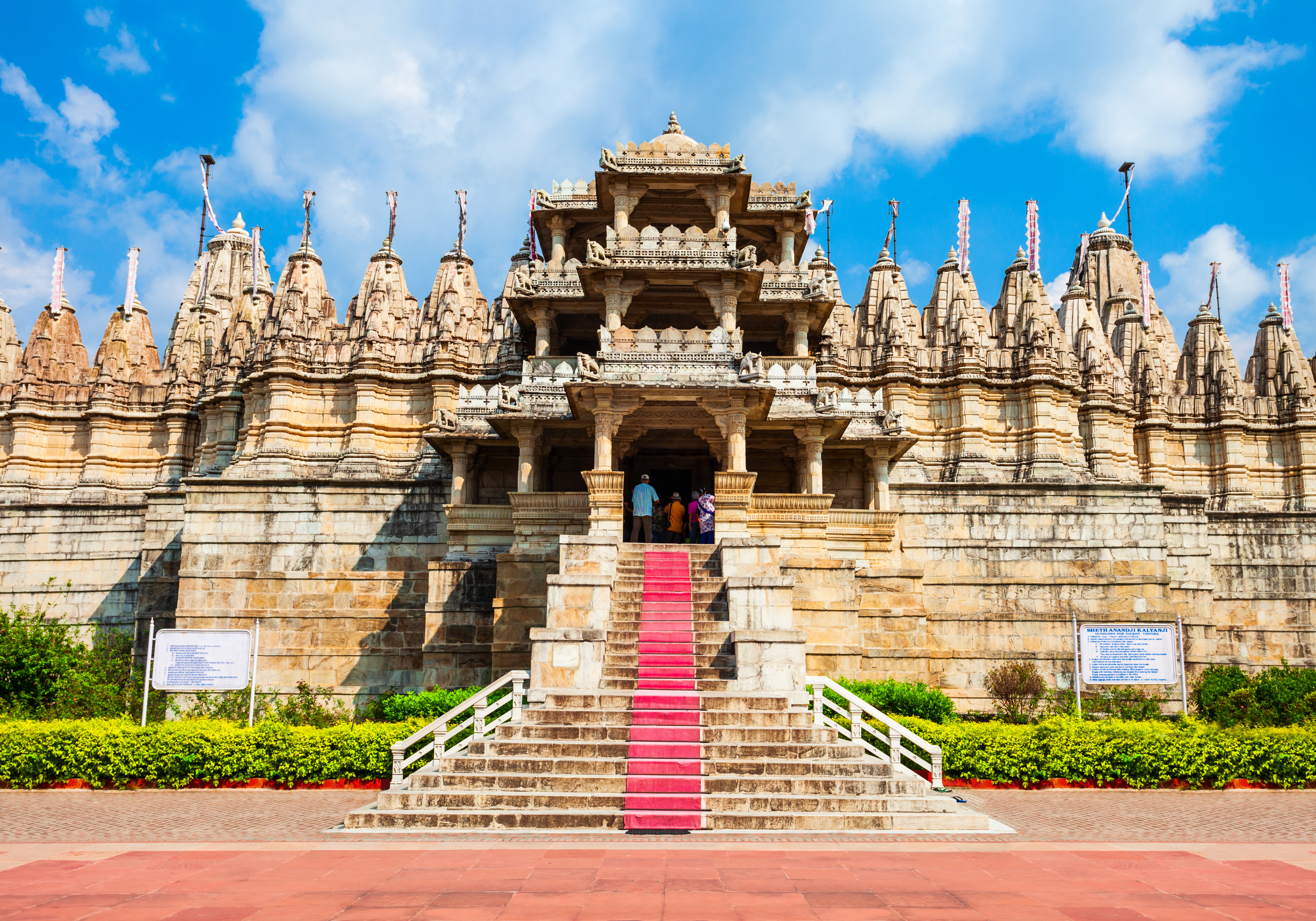 A stone building with many pillars