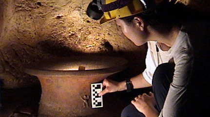 in situ artifact recording - Image by Holley Moyes
