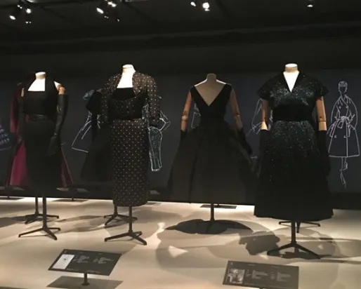Recréation d'une robe Dior à la bourse du design.
