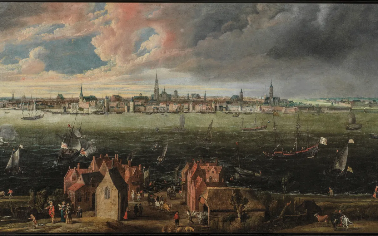 Vue panoramique de la ville d'Anvers à travers l'Escaut