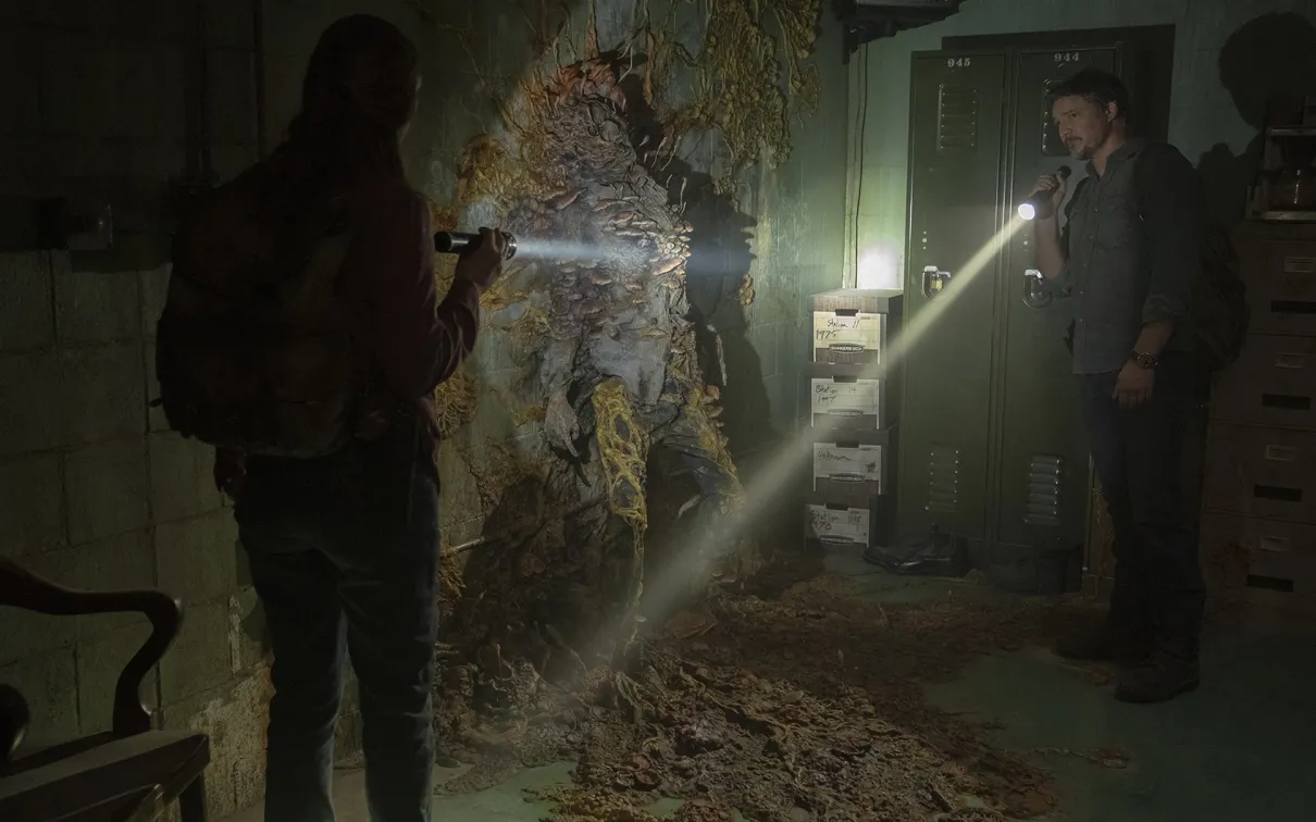 Image de deux personnes de la série HBO The Last of Us.