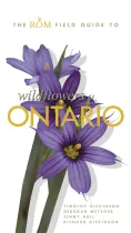 Le ROM Field Guide to wildflowers of Ontario (Guide de terrain ROM des fleurs sauvages de l'Ontario) avec des fleurs violettes et un texte jaune sur fond blanc.