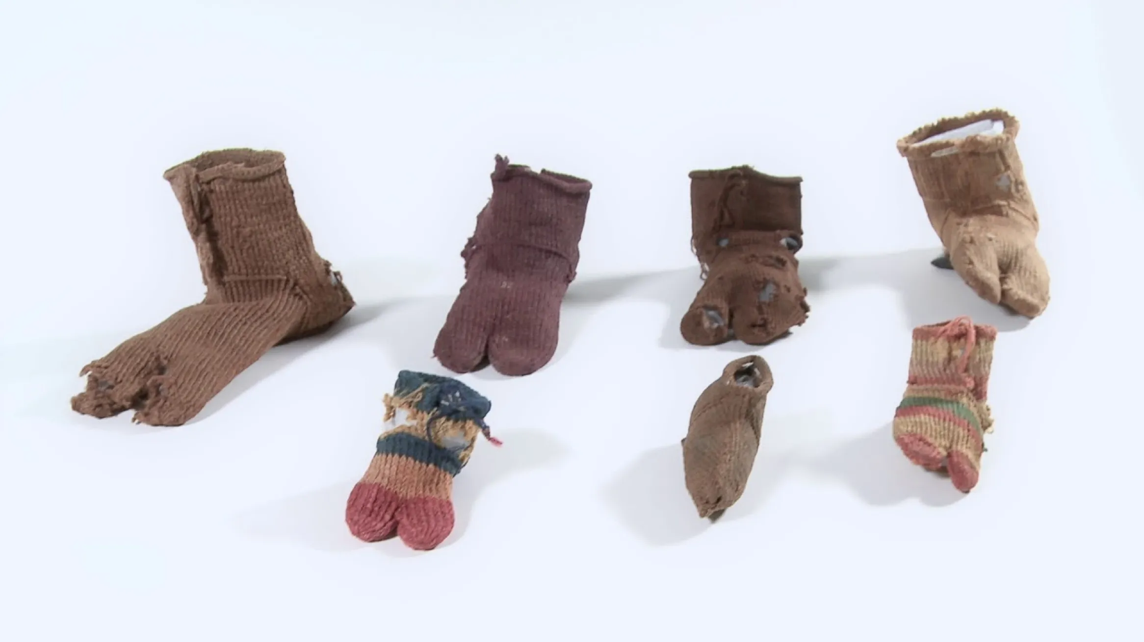 Nalbinding Socks from Late Roman Egypt (3rd-7th CE)